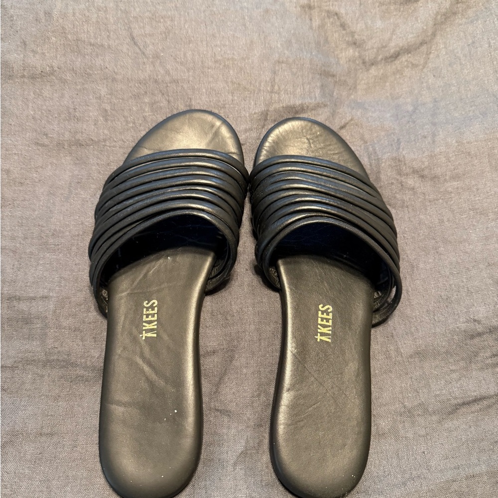 TKEES Women's Black Carl Sandals